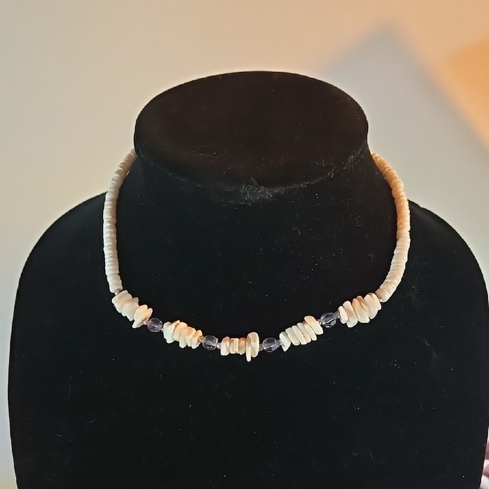 Shell Necklace - Picture 3 of 4